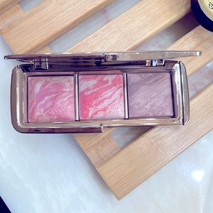 ‼️Like new Hourglass Ambient lighting Blush Palette